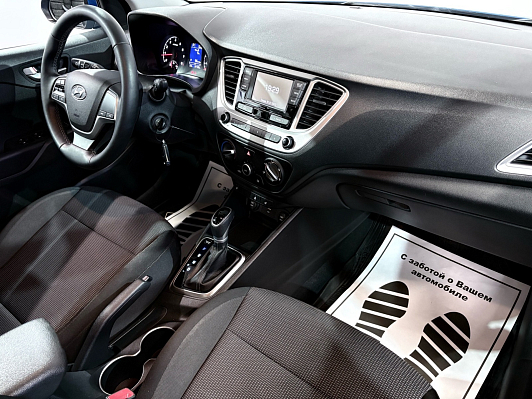 Hyundai Solaris Специальная Серия "10 лет" + Comfort, 2021 года, пробег 64726 км