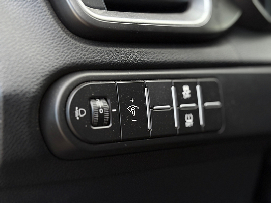 Kia Ceed Luxe, 2021 года, пробег 102400 км