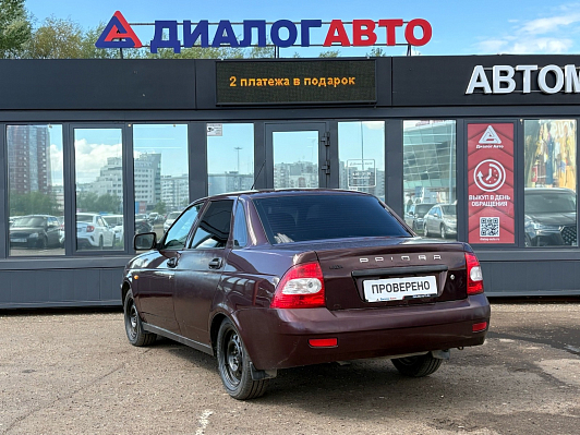 Lada (ВАЗ) Priora Люкс, 2011 года, пробег 240000 км