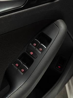 Volkswagen Jetta Comfortline, 2018 года, пробег 179000 км