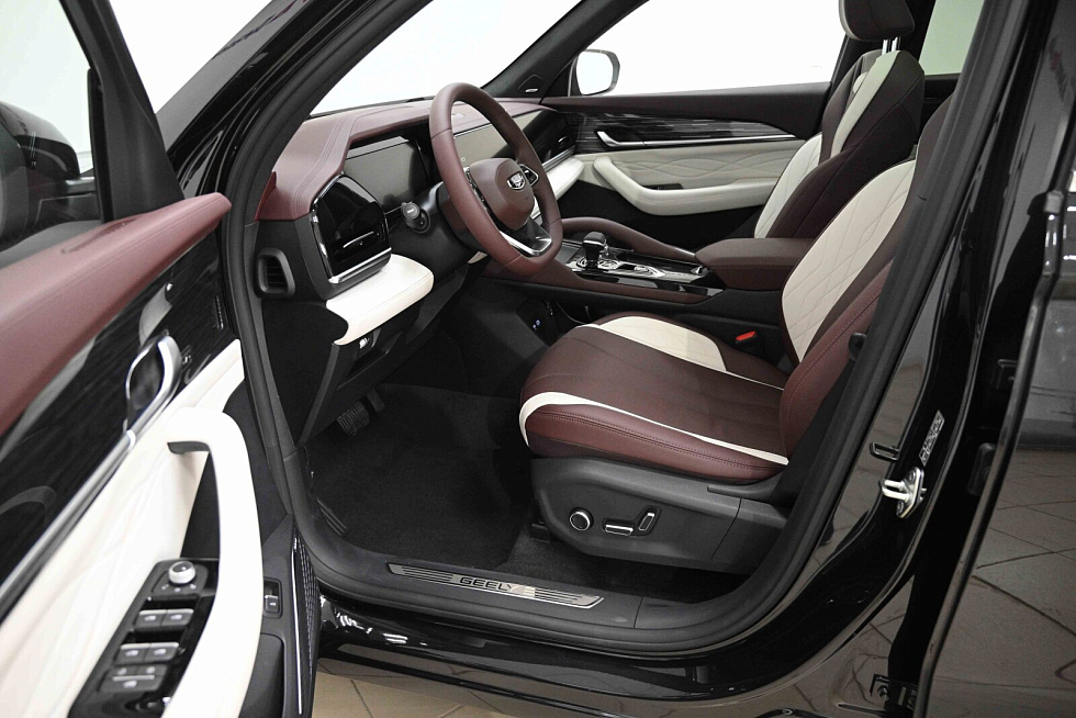 Geely Monjaro Flagship (2023-2025), черный