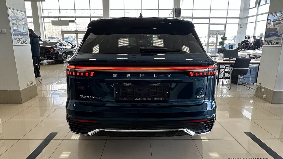 Geely Monjaro Флагман, синий