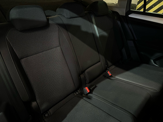 Volkswagen Tiguan Trendline, 2019 года, пробег 105000 км