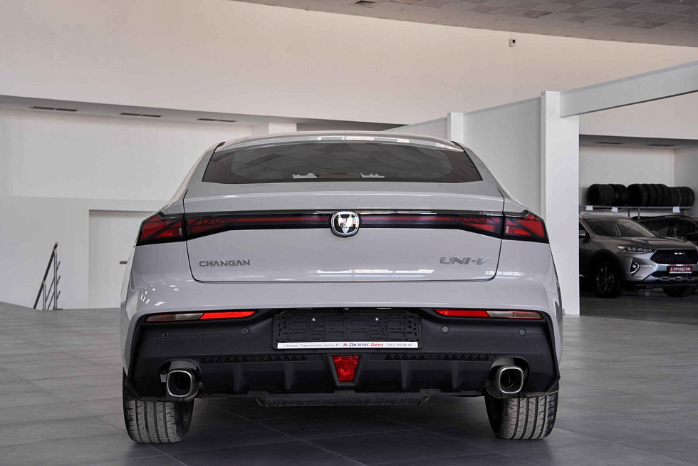 Changan UNI-V Tech, серый