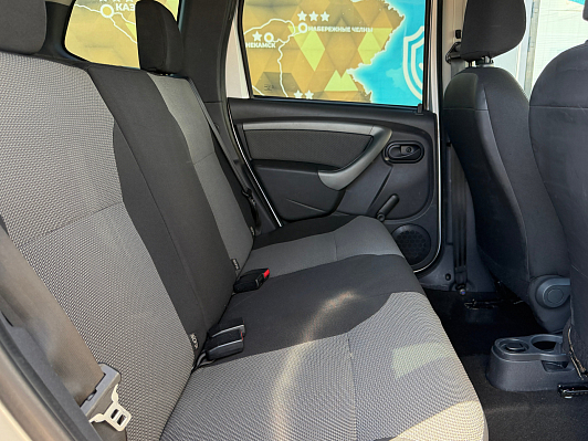 Renault Duster Expression, 2015 года, пробег 200000 км