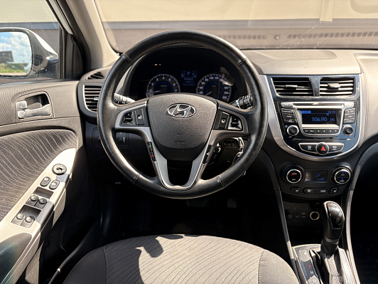 Hyundai Solaris, 2015 года, пробег 169843 км