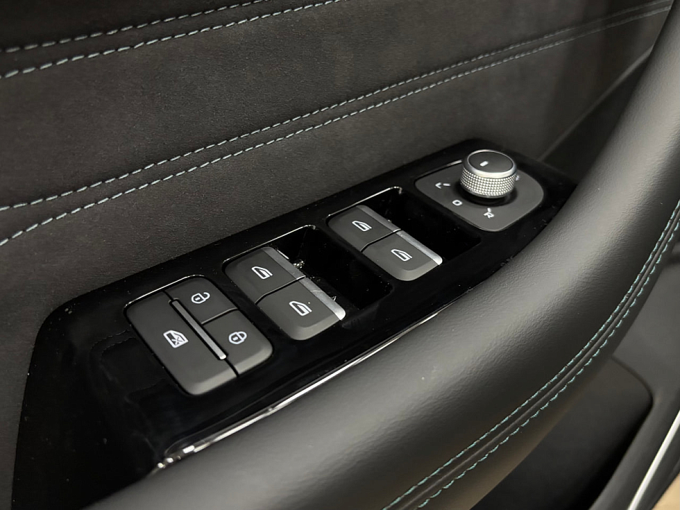 Geely Monjaro Флагман, зеленый