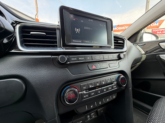 Kia Ceed Luxe, 2018 года, пробег 125933 км