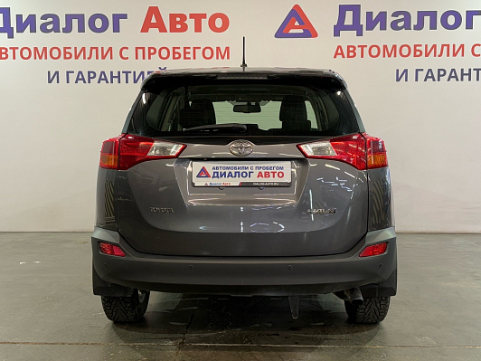 Toyota RAV4, 2015 года, пробег 136920 км