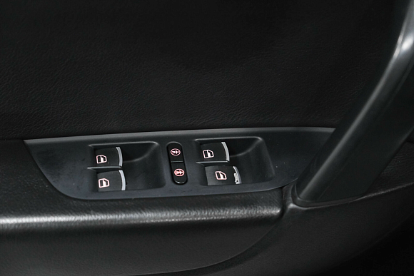 Volkswagen Touareg, 2011 года, пробег 261000 км