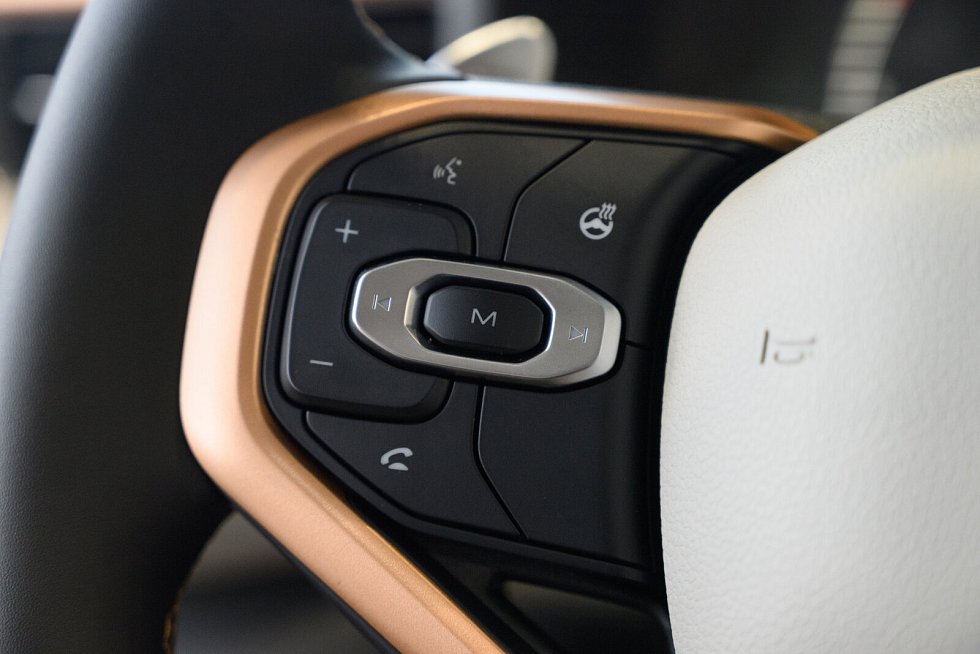 Haval Jolion Техно +, красный