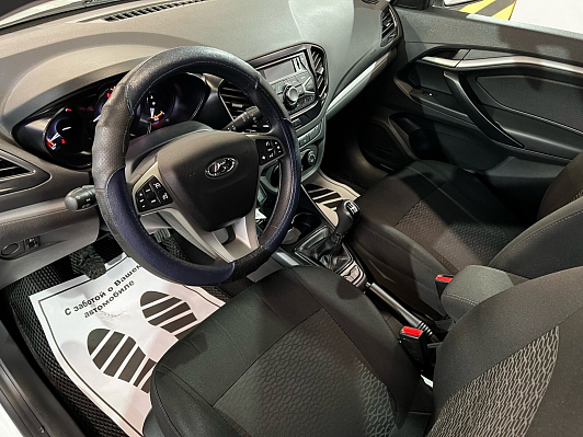 Lada (ВАЗ) Vesta Comfort, 2019 года, пробег 56000 км