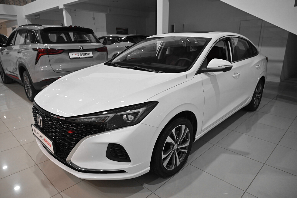 Changan Eado Plus Комфорт, белый