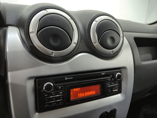 Renault Sandero Специальная серия, 2013 года, пробег 177034 км