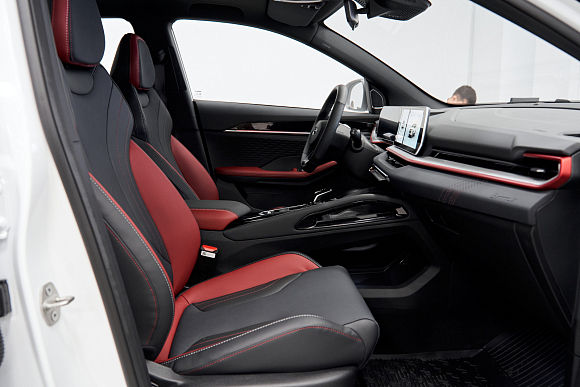 Geely Coolray Exclusive, белый
