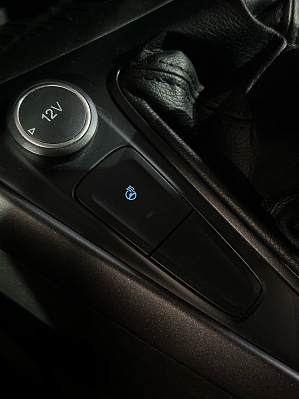 Ford Focus SYNC Edition, 2015 года, пробег 101000 км