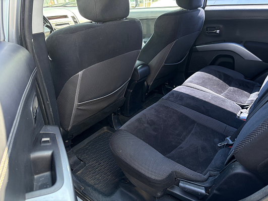 Mitsubishi Outlander Intense, 2011 года, пробег 216088 км