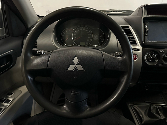 Mitsubishi Pajero Sport Intense, 2014 года, пробег 123200 км