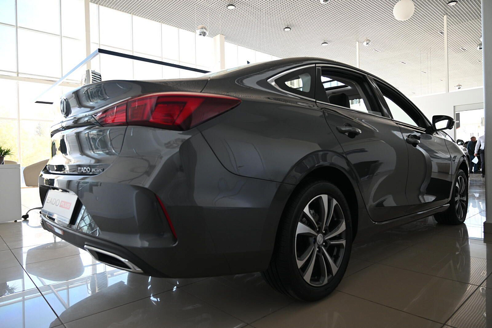 Changan Eado Plus Техно, серебряный