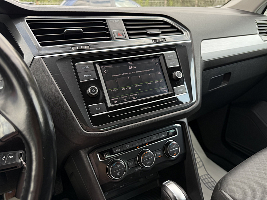 Volkswagen Tiguan Highline, 2018 года, пробег 130094 км