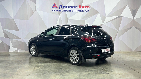 Opel Astra Cosmo, 2013 года, пробег 197000 км
