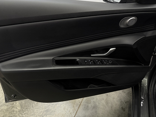 Hyundai Elantra LUX, 2023 года, пробег 76279 км