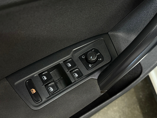 Volkswagen Tiguan CONNECT, 2020 года, пробег 111189 км