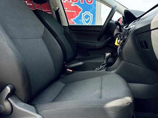 Skoda Rapid Hockey Edition Active, 2017 года, пробег 181500 км
