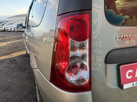 Lada (ВАЗ) Largus Luxe Prestige Glonass (5 мест) (2018-2019), 2018 года, пробег 146459 км