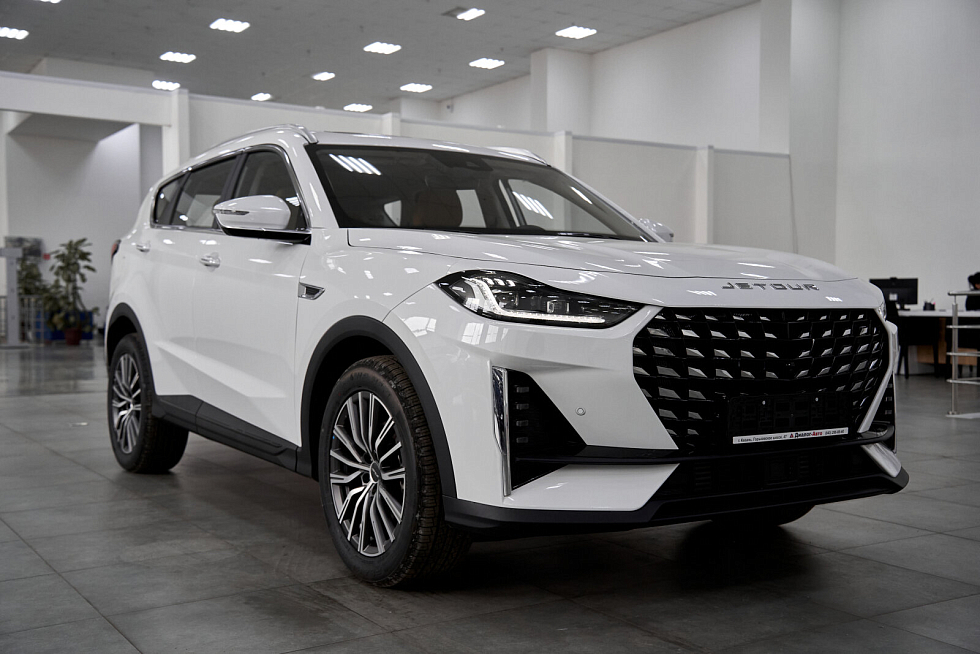 JETOUR X70+ Престиж, белый