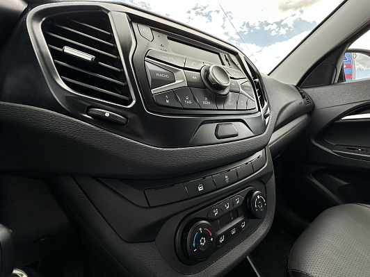 Lada (ВАЗ) Vesta Comfort Image (2018-2019), 2017 года, пробег 71000 км