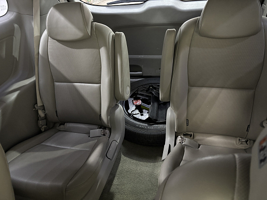 Kia Carnival, 2017 года, пробег 164073 км