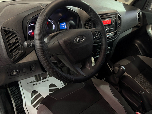 Lada (ВАЗ) XRAY Luxe, 2017 года, пробег 164500 км
