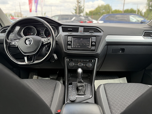 Volkswagen Tiguan Highline, 2018 года, пробег 130094 км