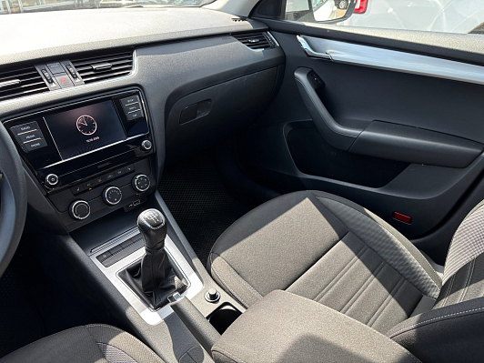 Skoda Octavia Active, 2019 года, пробег 107600 км