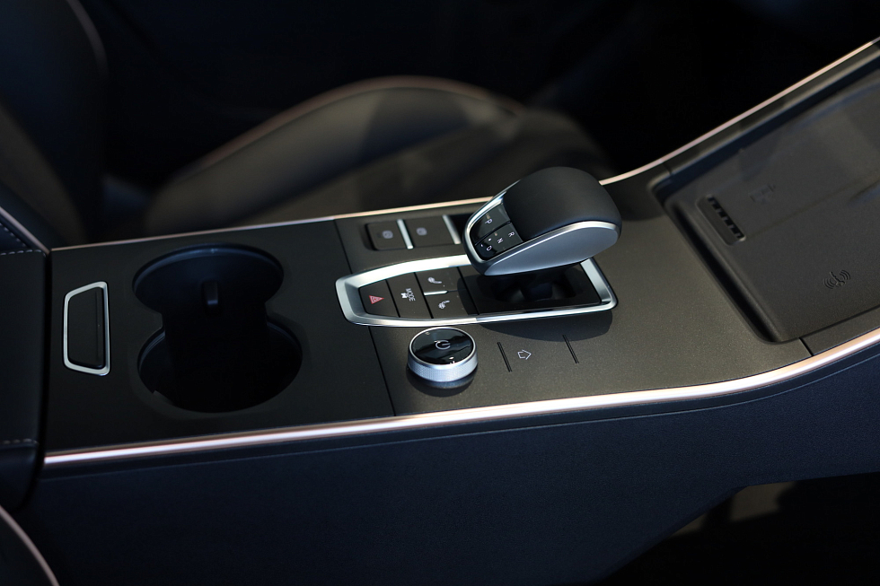 Omoda C5 Стиль, черный