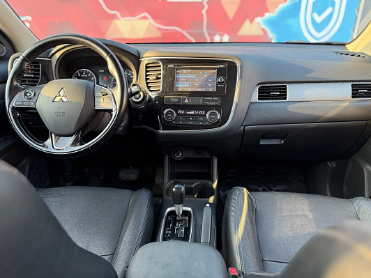 Mitsubishi Outlander Instyle, 2015 года, пробег 195496 км