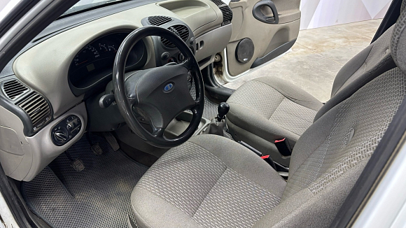 Lada (ВАЗ) Kalina, 2011 года, пробег 220000 км