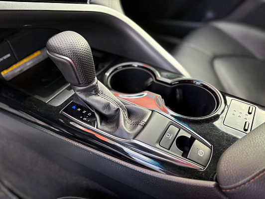 Toyota Camry Элеганс Safety, 2019 года, пробег 141056 км