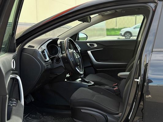 Kia Ceed Luxe, 2021 года, пробег 102400 км