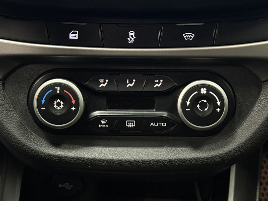 Lada (ВАЗ) Vesta Luxe, 2019 года, пробег 92500 км