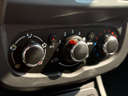 Renault Duster Expression, 2015 года, пробег 123837 км