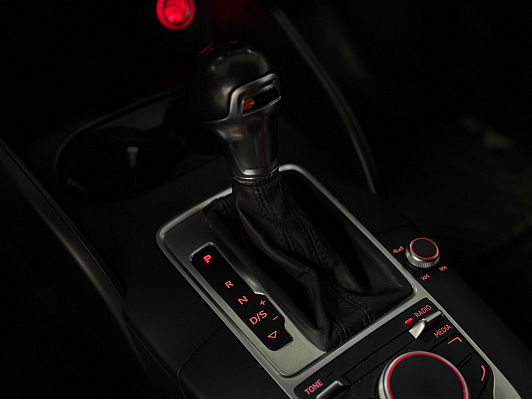 Audi A3 Ambition, 2015 года, пробег 95830 км