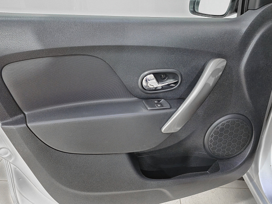 Renault Sandero Confort, 2015 года, пробег 154592 км