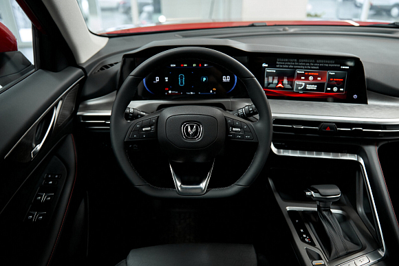 Changan CS35 Plus Tech, красный