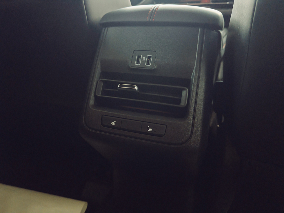 Changan UNI-S (CS55 Plus) Tech, красный