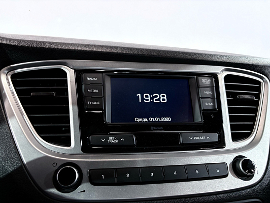 Hyundai Solaris Специальная Серия "10 лет" + Comfort, 2021 года, пробег 64726 км