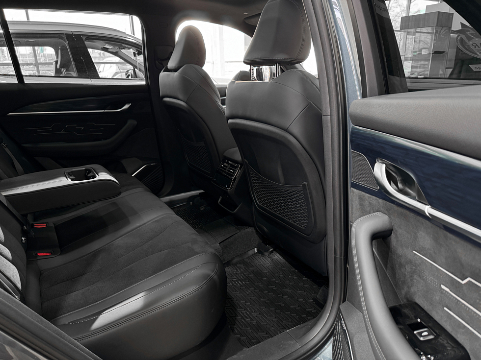 Geely Monjaro Люкс (2023-2025), серый