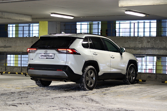 Toyota RAV4 Комфорт, 2020 года, пробег 56634 км