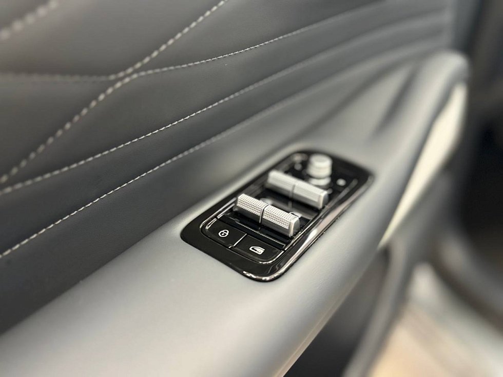 Geely EX5 Гибрид Макс EM-i, серый